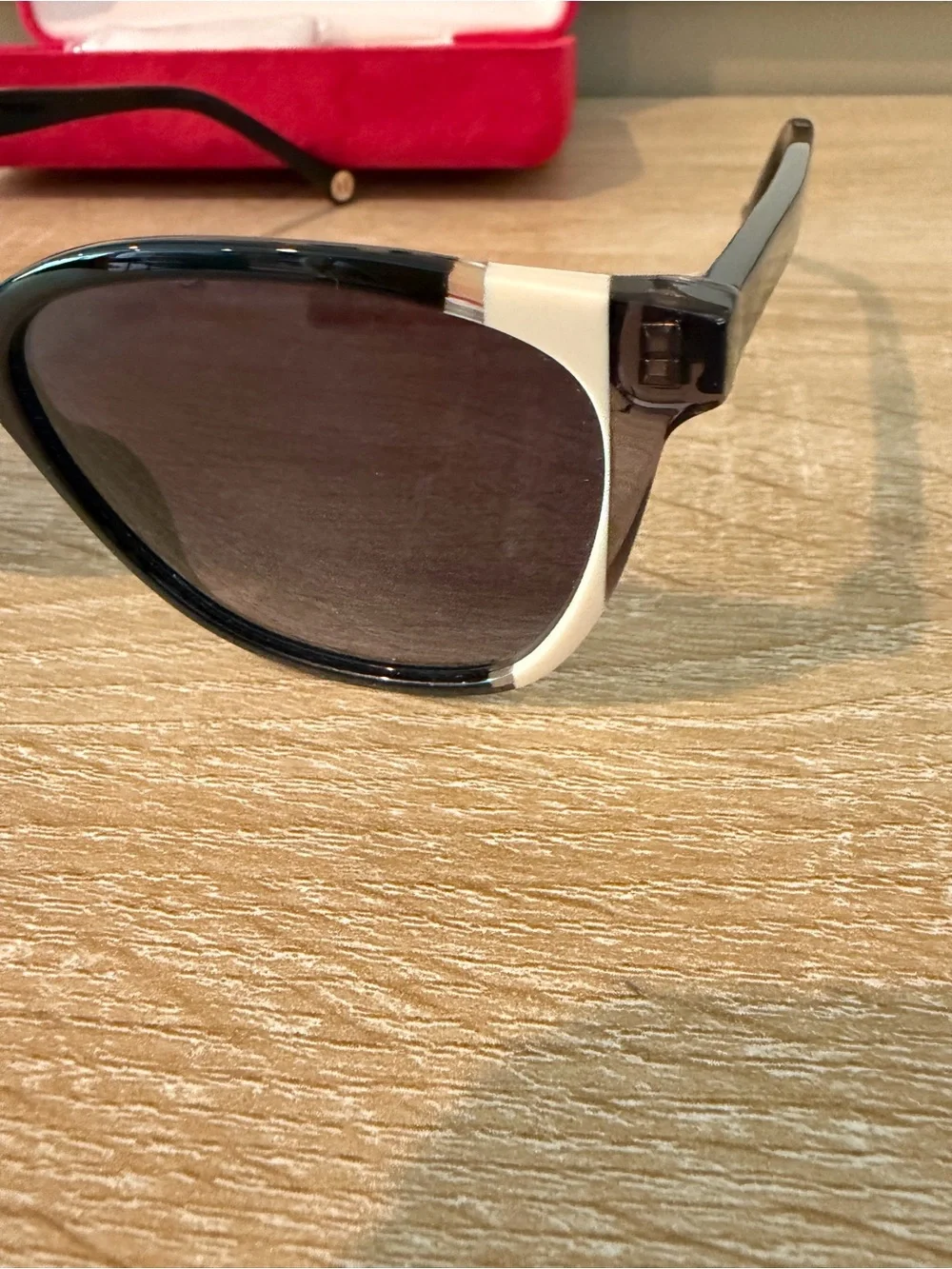 NEW Carolina Herrera CH 0061/S Black Frame Sunglasses with Dark Gradient Lenses